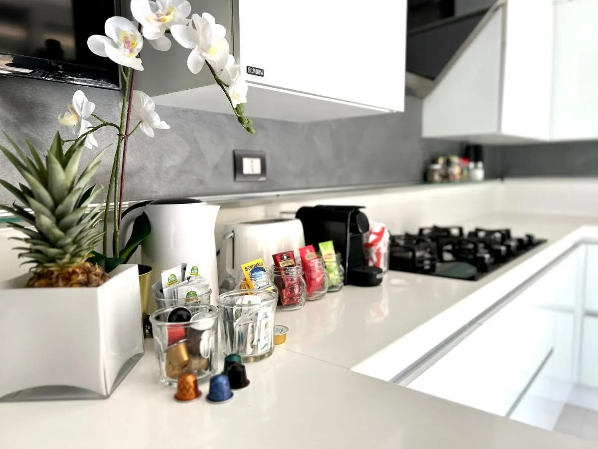 Sismondi New Apt Milan Italy